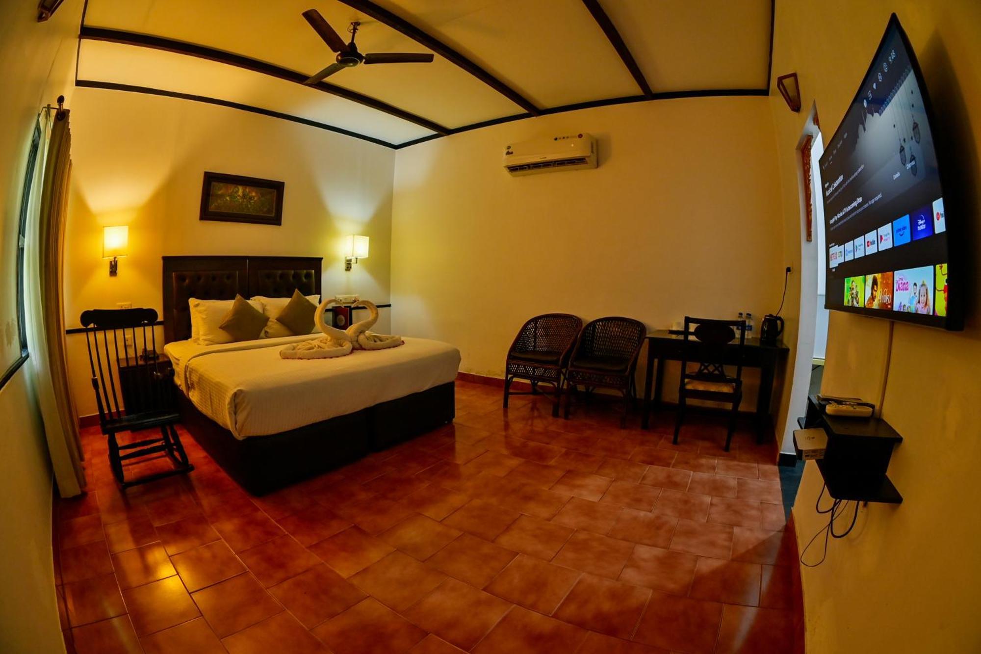 Paradise Heritage Resort Кумараком Экстерьер фото