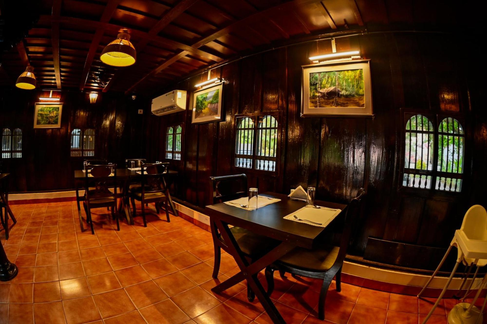 Paradise Heritage Resort Кумараком Экстерьер фото