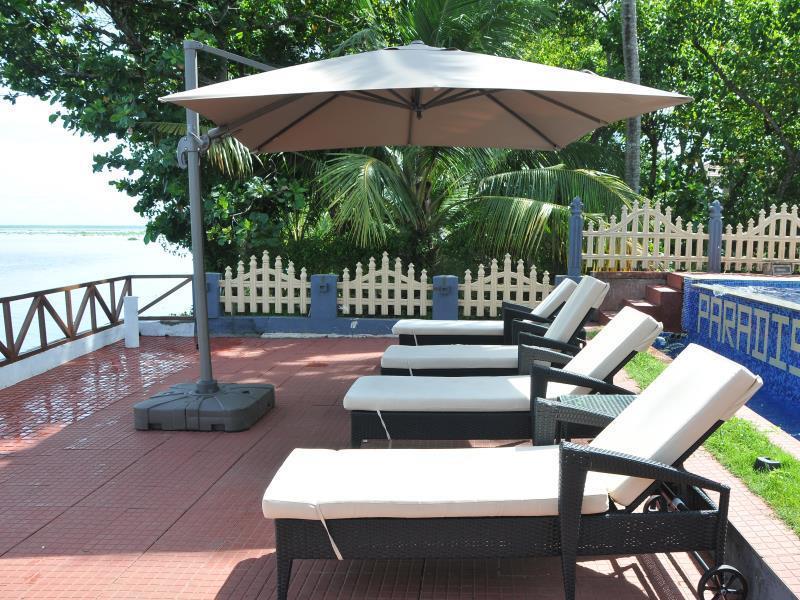Paradise Heritage Resort Кумараком Экстерьер фото